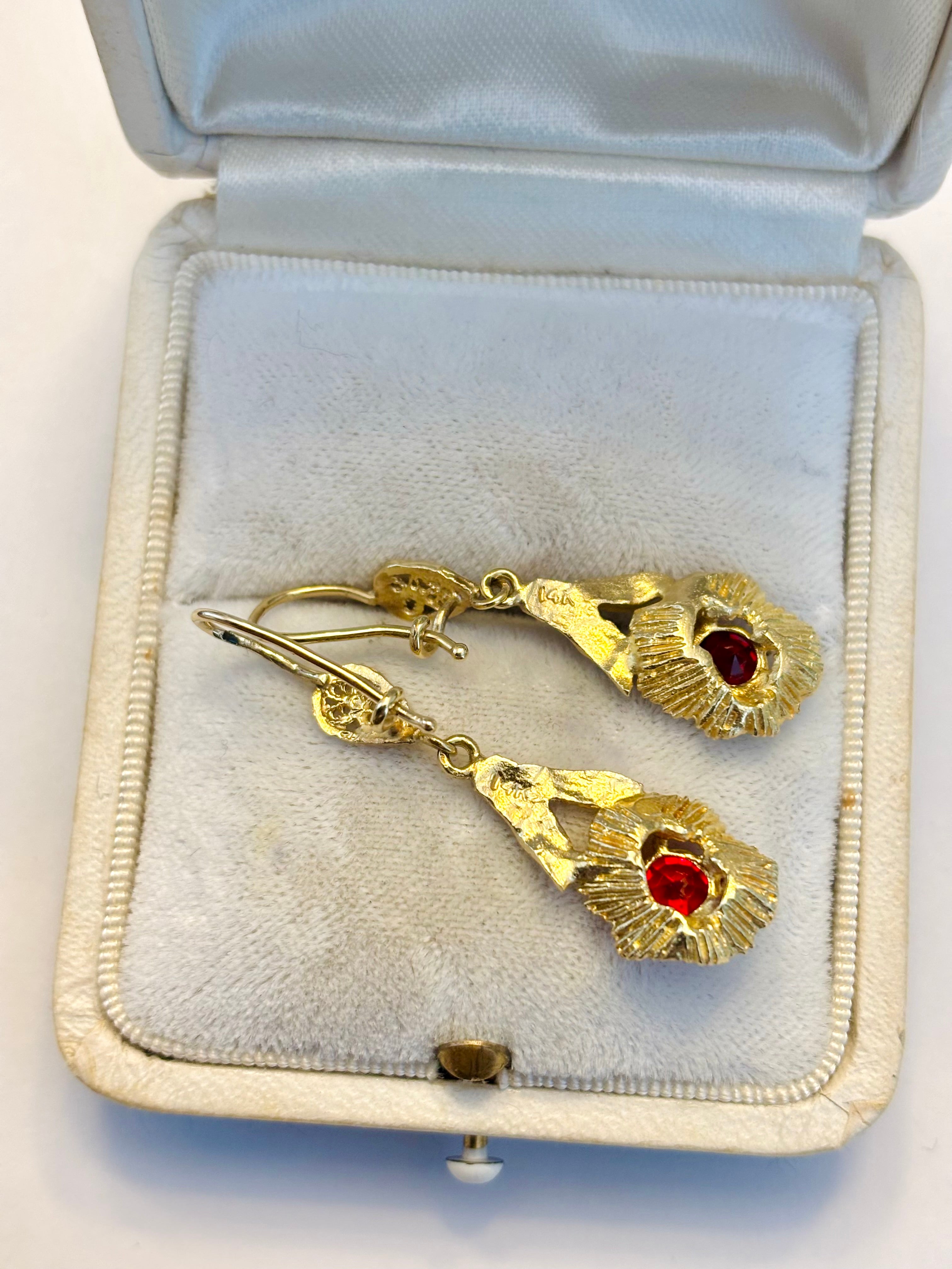 14k Gold Vintage Flower Drop Earrings