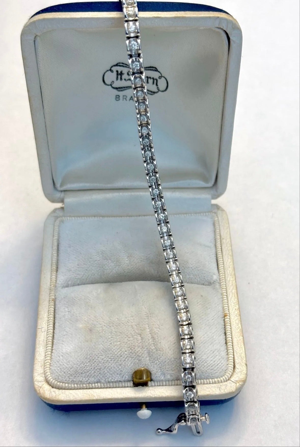 10k White Gold Diamond Tennis Bracelet