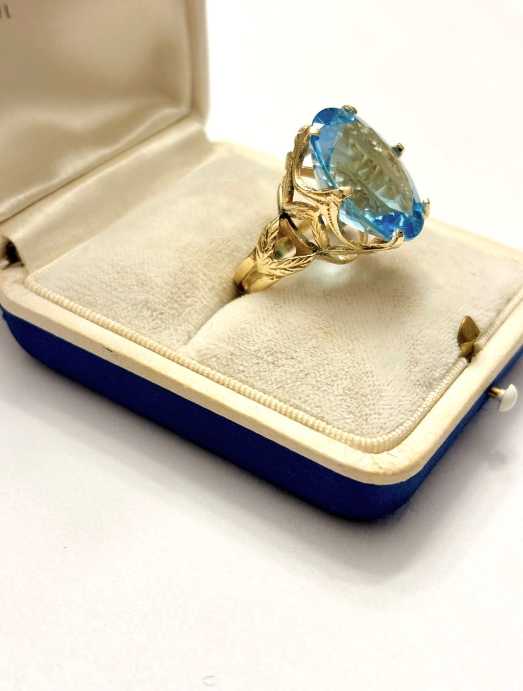 14k Gold Topaz Vintage Cocktail Ring- Size 6