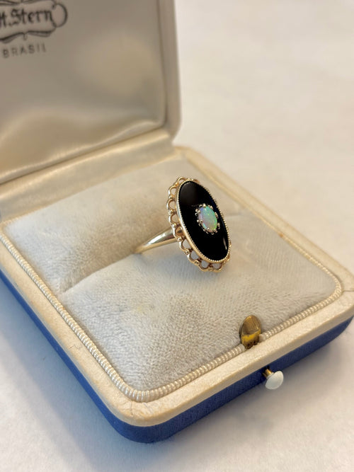 10k Gold Onyx & Opal Ring Size 6