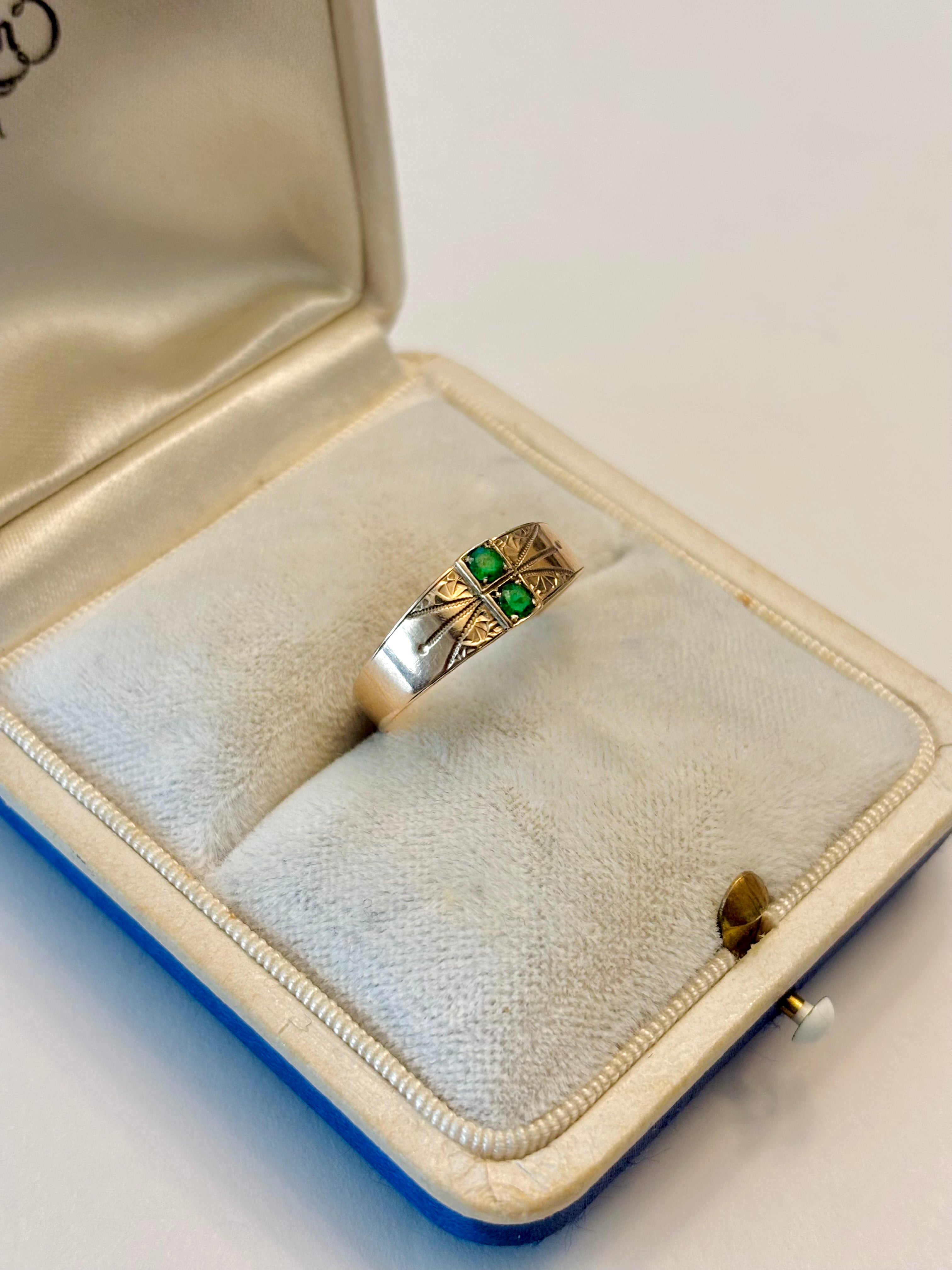 10k Gold Antique Emerald Ring