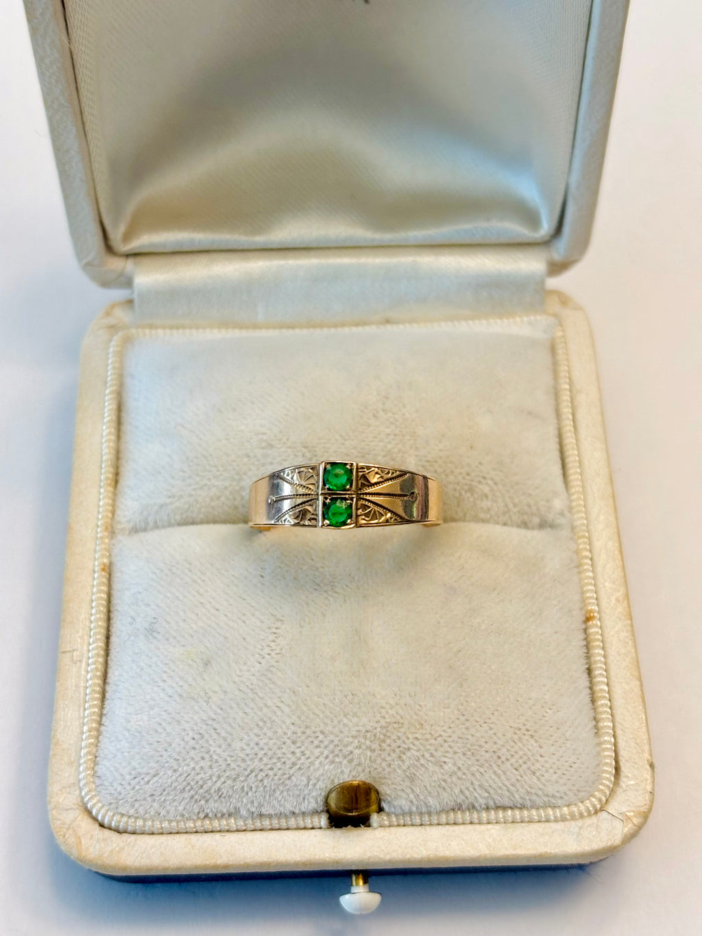 10k Gold Antique Emerald Ring